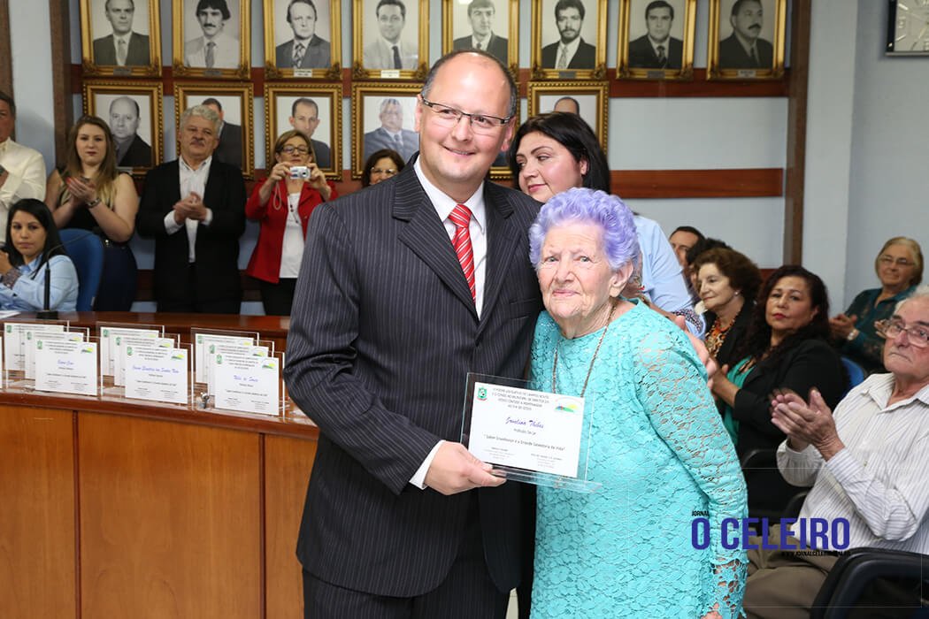 Sessão solene homenageia idosos de Campos Novos