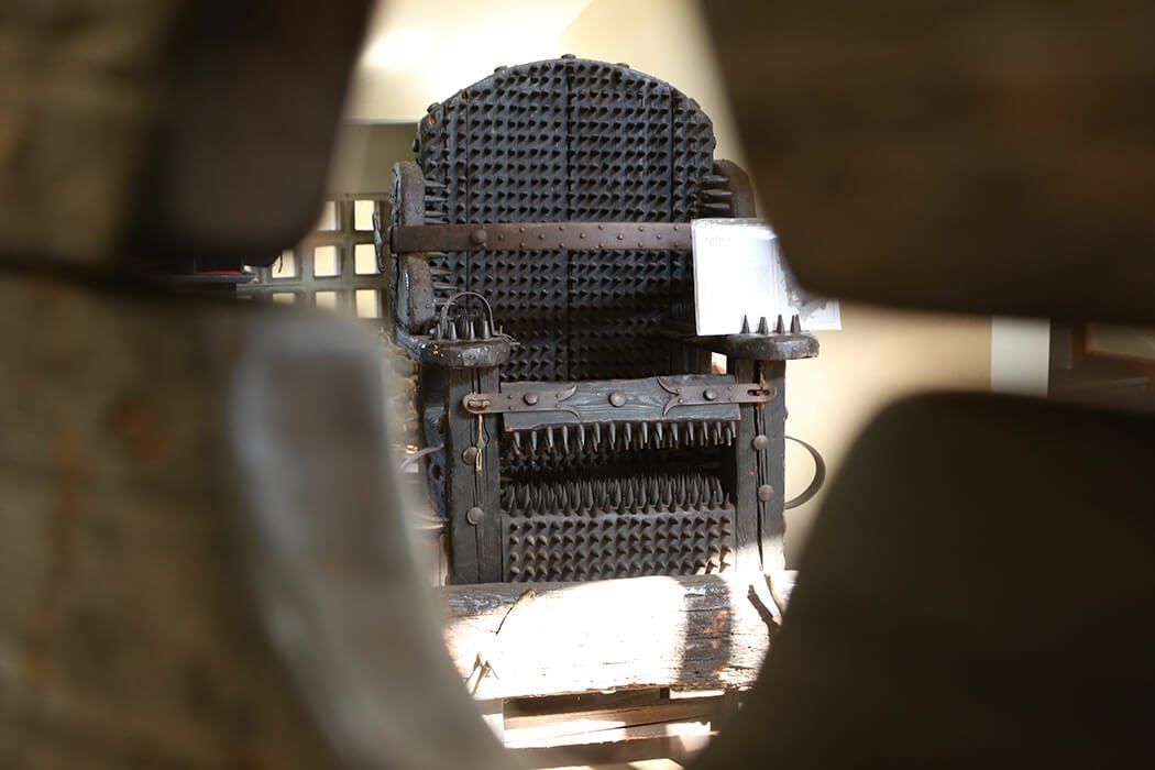 Mostra em Campos Novos traduz tortura e execução na idade média