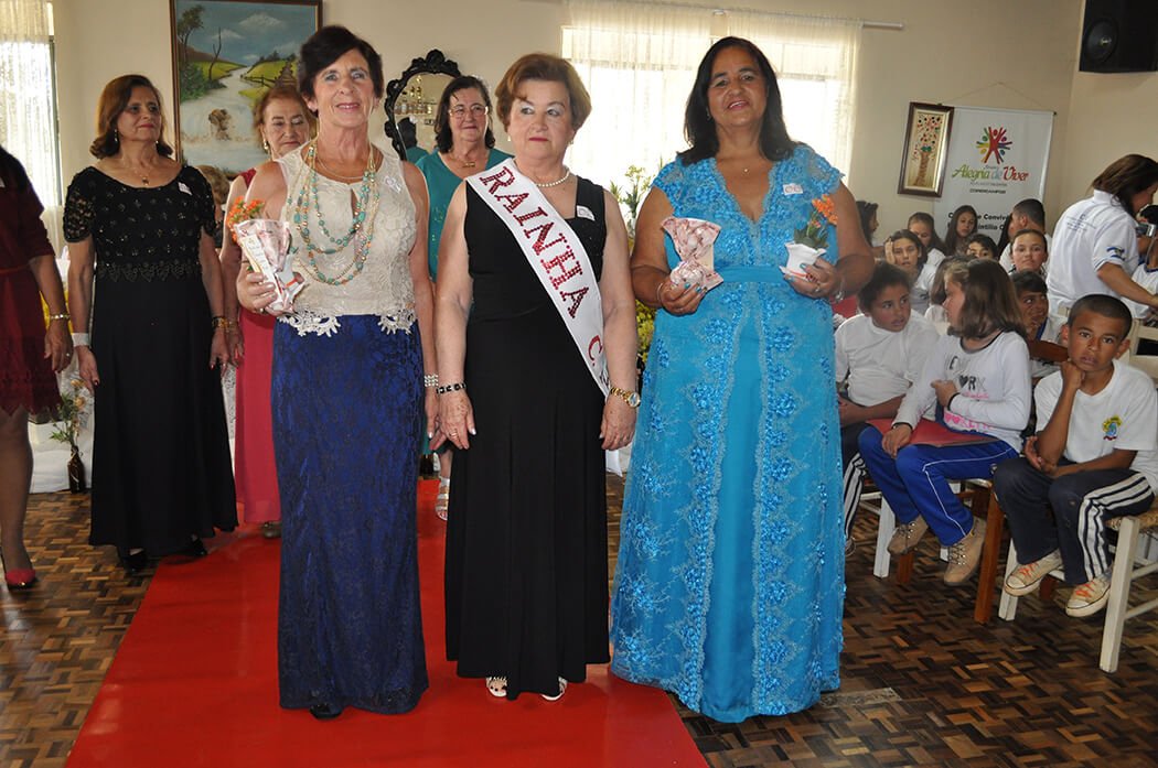Lady Silva é eleita Rainha da 3ª Idade em Campos Novos