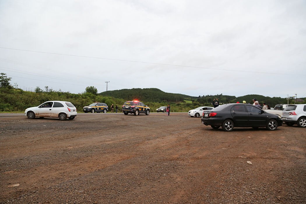 Paralisação de caminhoneiros: PRF interfere e bloqueio na BR 282, em Campos Novos não ocorre