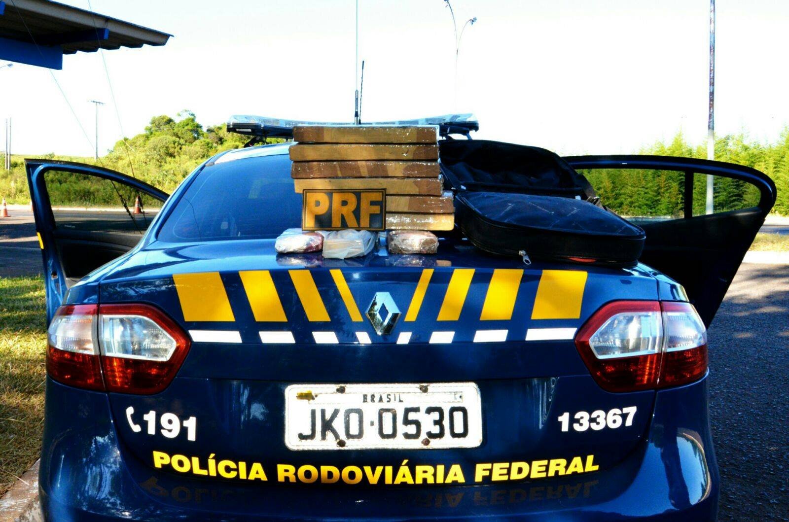 Homem que viajava de ônibus é preso com 8,85kg de maconha