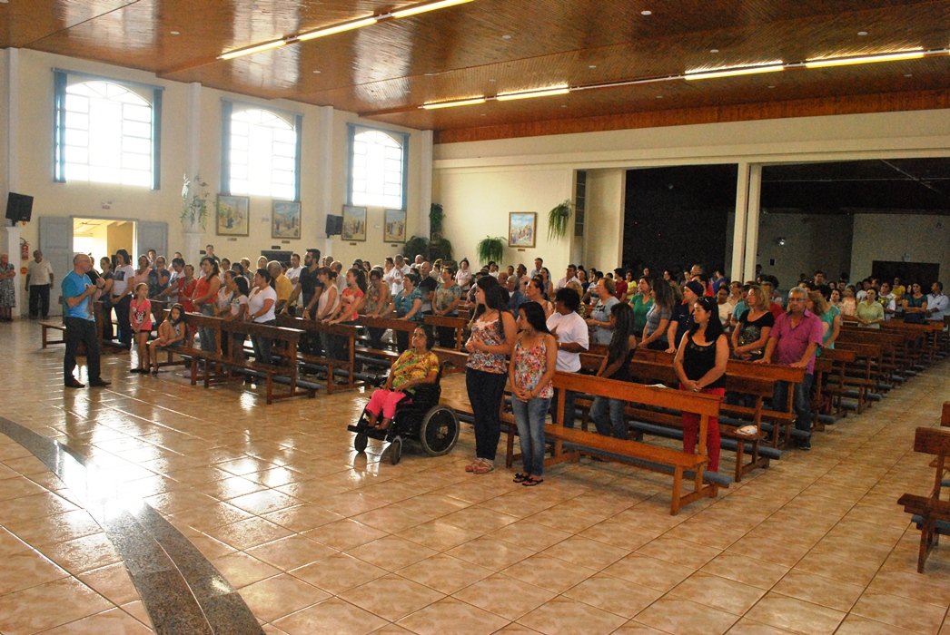 Católicos realizam festa da Divina Misericórdia em Campos Novos