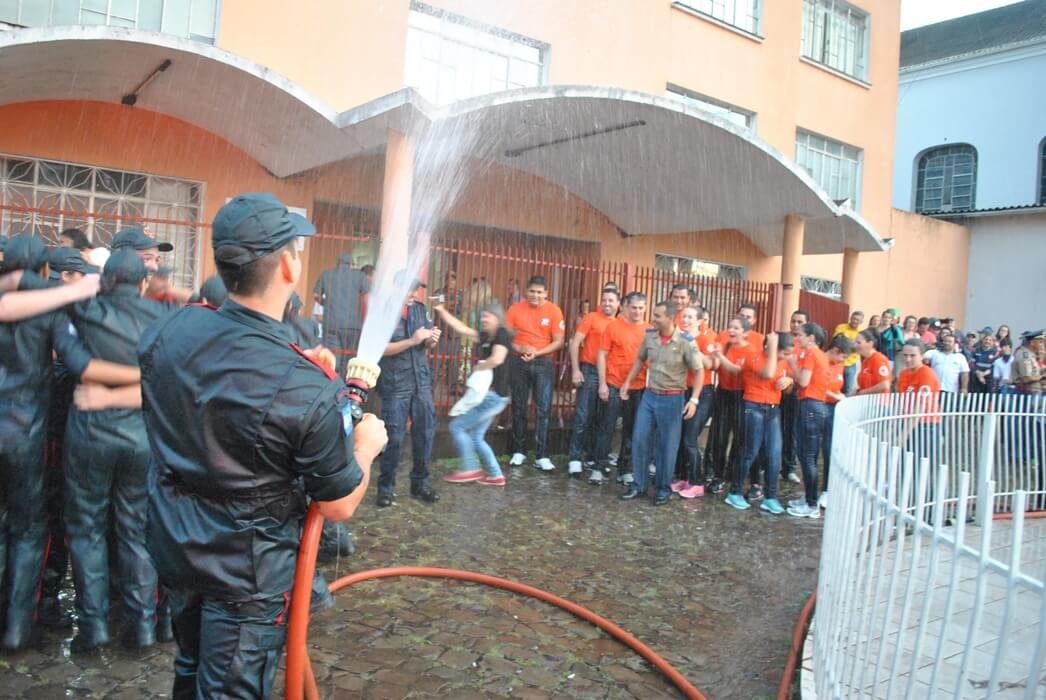 Solenidade do Corpo de Bombeiros marca formatura em Campos Novos