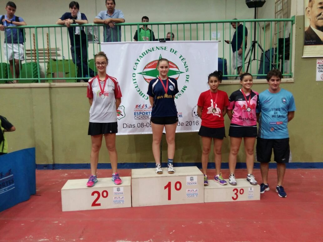 Mesatenistas camponovenses são medalhistas em Caçador