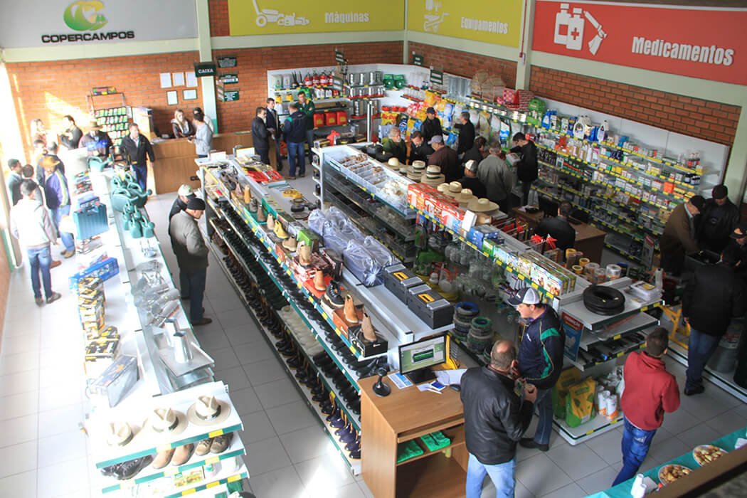 Copercampos inaugura loja agropecuária em Zortéa