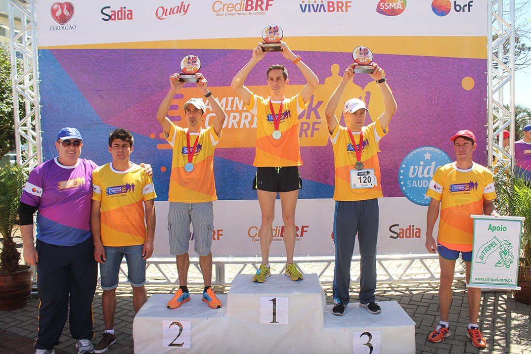 Mais de 700 atletas participam da caminhada e corrida 5km BRF