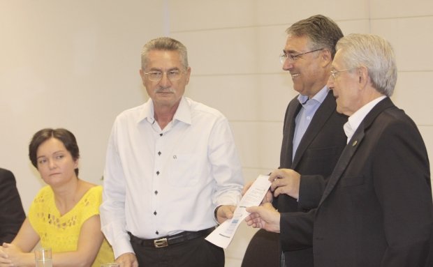 Definido acordo com reajuste do mínimo regional