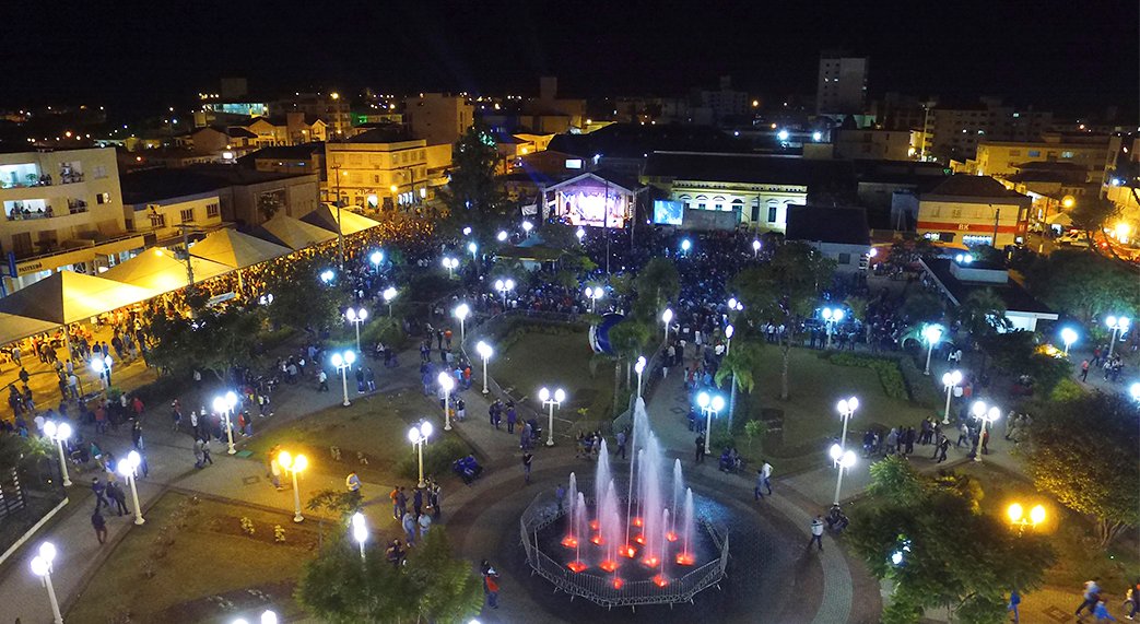 Festividades dos 136 anos de CN encerram com grande show de João Neto e Frederico
