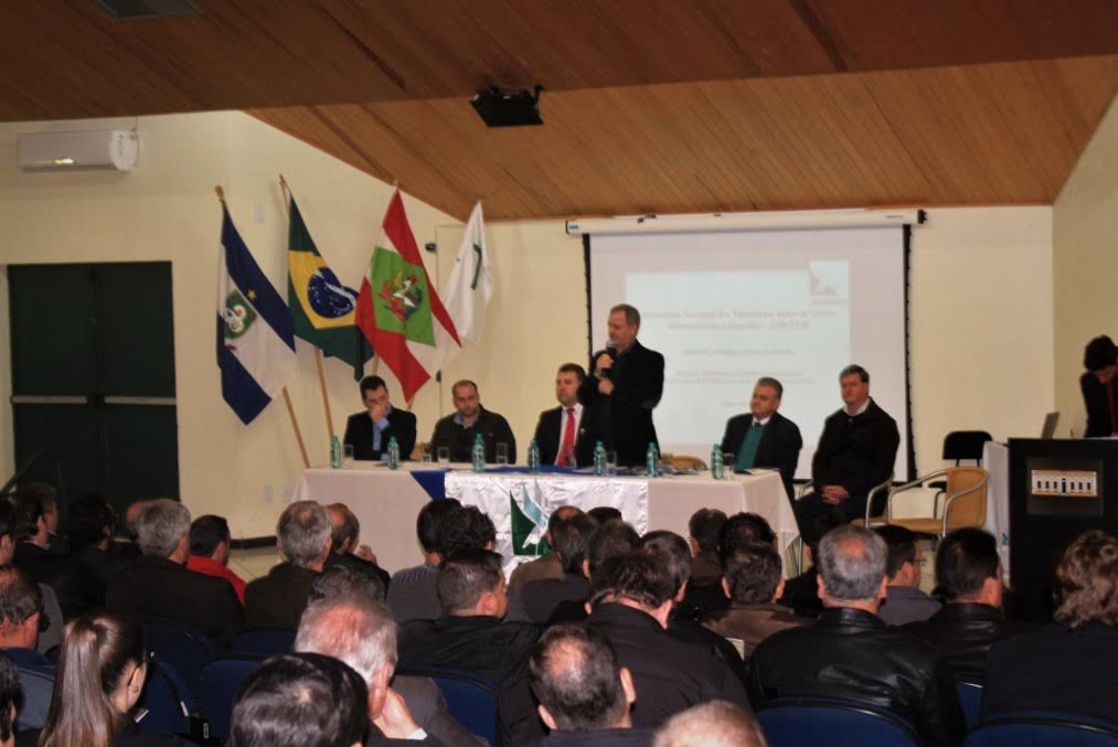 Potencialidades do uso dos lagos de usinas são debatidas em Campos Novos