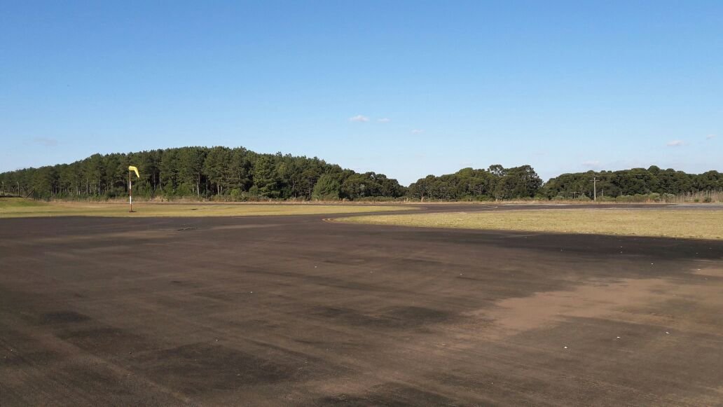 Utilização do aeroporto de Monte Carlo é discutida com prefeitos da região
