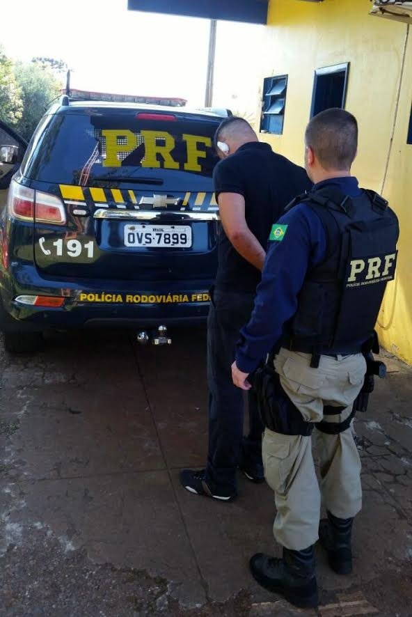Homem com mandado de prisão em aberto é detido na BR 282 em Campos Novos