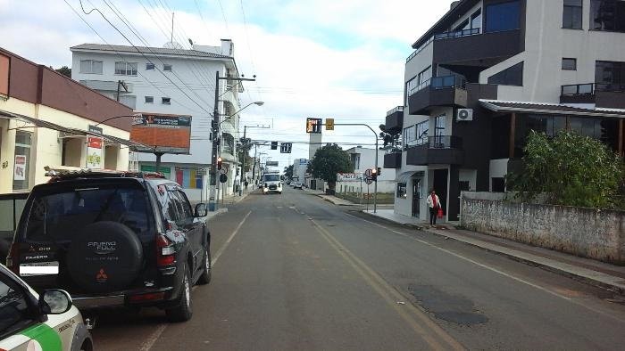 Adolescente tenta atear fogo em veículos e PM também registra acidentes, tentativa de furto e violência doméstica