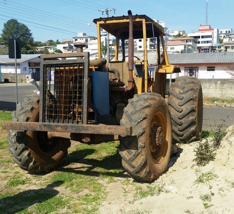 Polícia Civil recupera trator subtraído de propriedade rural