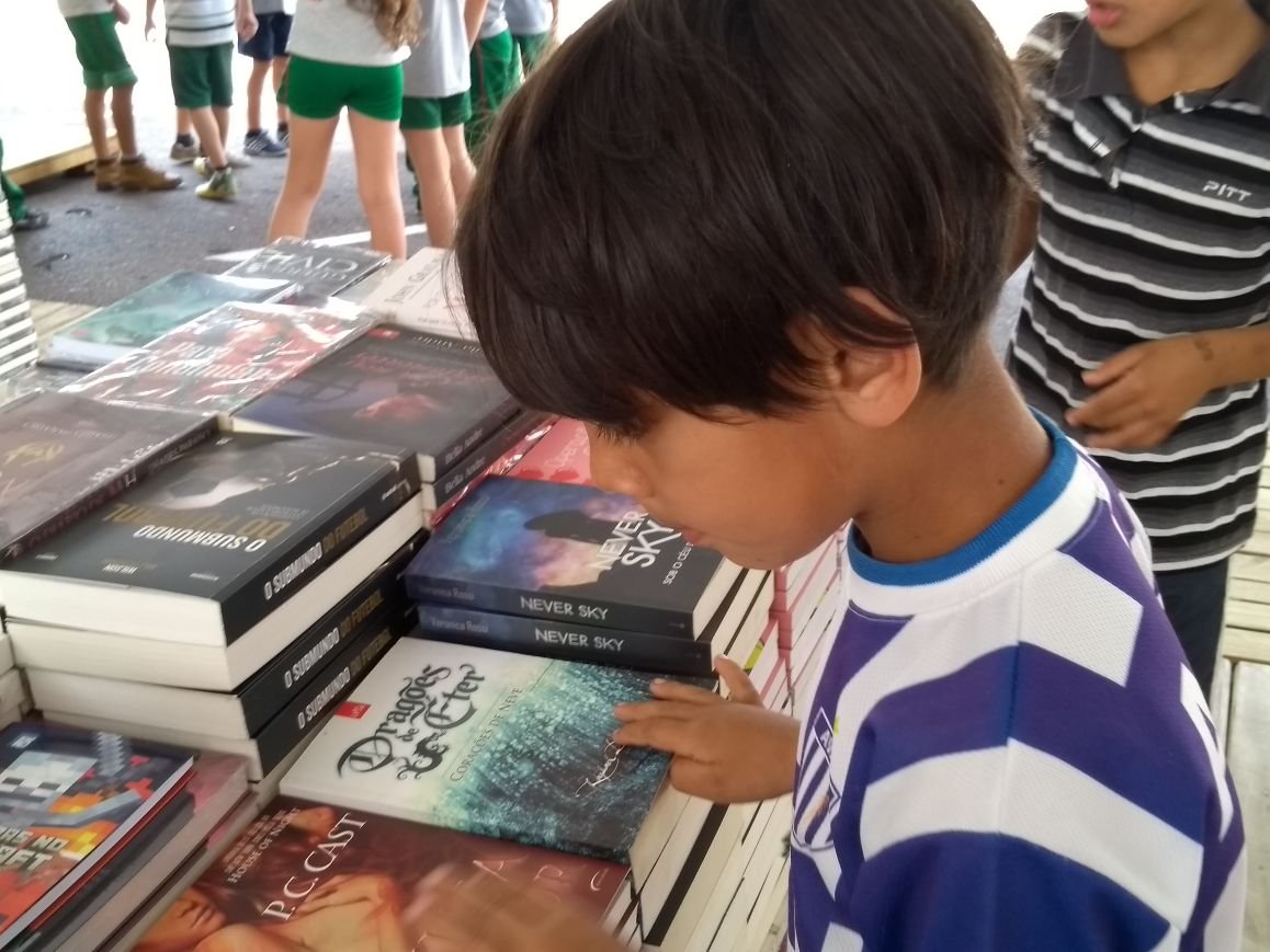 Feira Literária Camponovense segue até domingo em Campos Novos