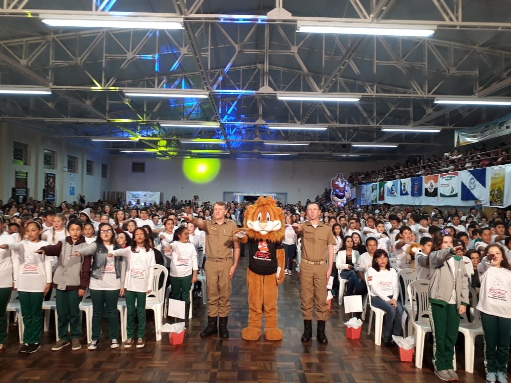 Proerd forma 500 alunos