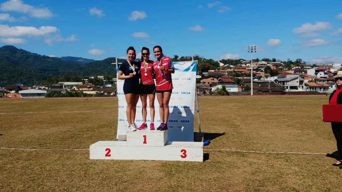 Danieli Silva tem ótimo desempenho em competição de Atletismo