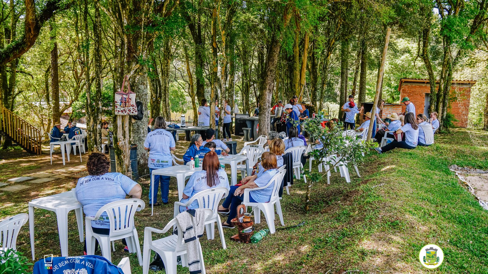 Alunos que participam do projeto Escola no Campo criam horta escolar