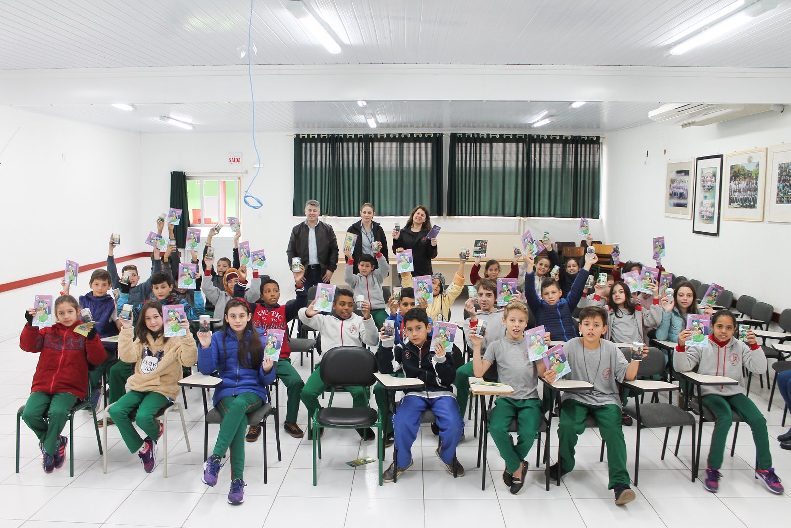 Sicoob Campos Novos realiza conscientização em escolas sobre Educação Financeira