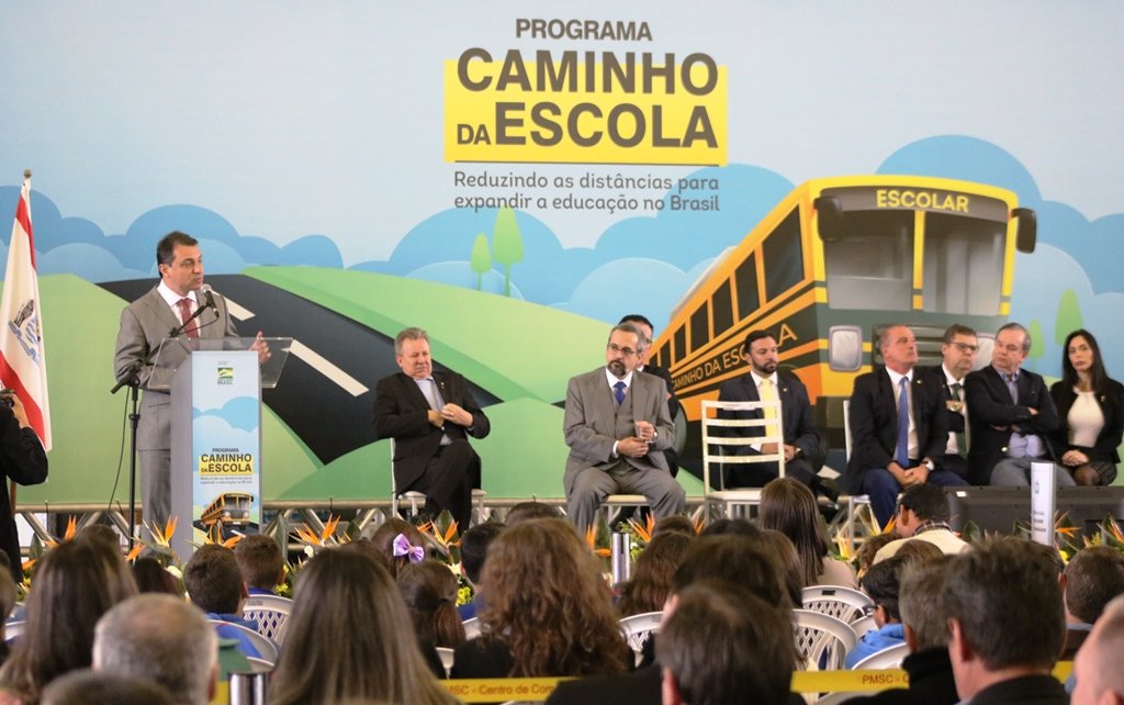 Santa Catarina recebe 116 ônibus escolares via emenda parlamentar