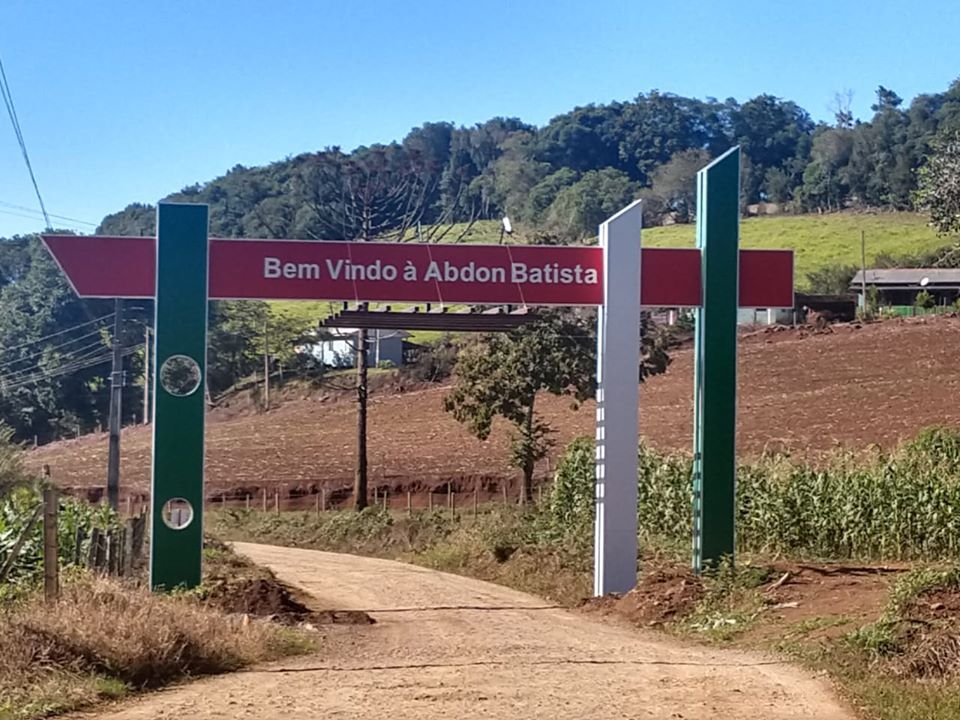 Portais Turísticos são implantados em Abdon Batista
