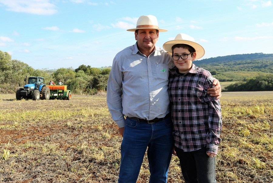 Produtor da Coocam é o entrevistado desta semana no Programa Resenha do Cooperativismo e Agronegócio da Fecoagro