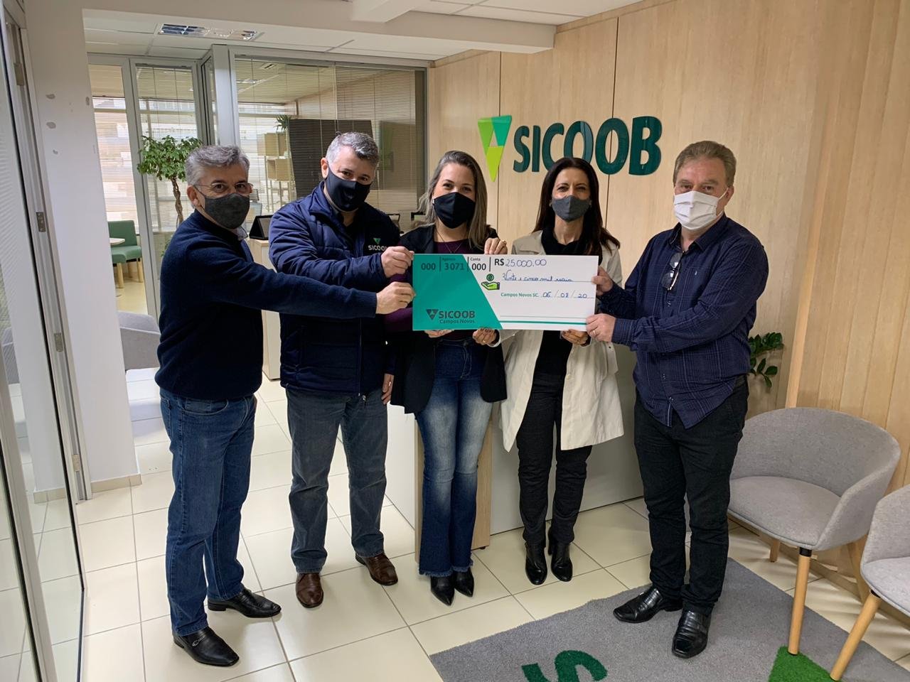 SICOOB repassa R$ 25 mil para o projeto ABRACE em prol do Hospital Dr. José Athanázio