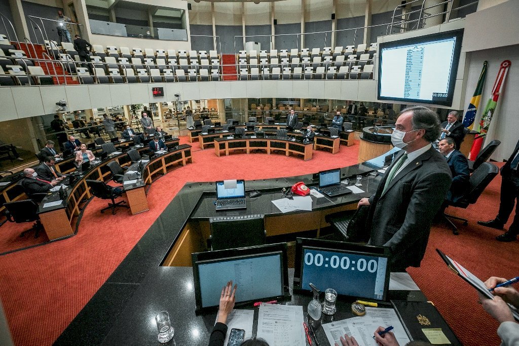 Impeachment: relator pede afastamento de Moisés e Daniela