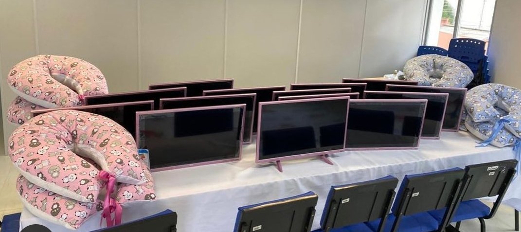 Voluntárias do Goles de Afeto entregam 14 televisores e 10 almofadas para Hospital de Campos Novos