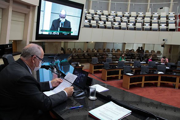 Romildo Titon preside hoje (1º) sessão para a eleição da Mesa Diretora da ALESC