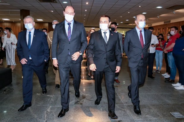 Carlos Moisés destaca desafios de 2020 e reforça parceria com o Legislativo