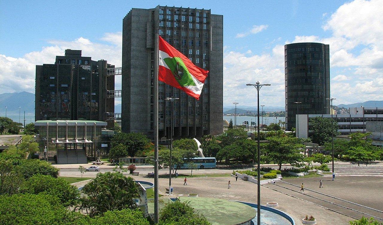 Judiciário de Santa Catarina volta a suspender atendimento presencial pela Covid-19