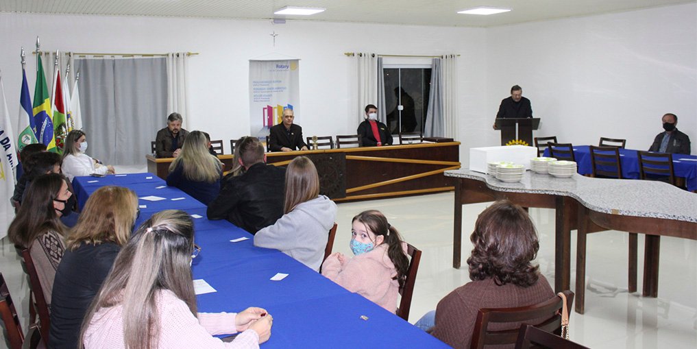 Rotary Campos Novos: Um mundo de oportunidades