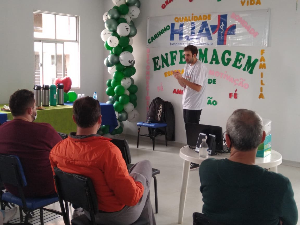 Hospital Dr. José Athanázio promove palestra Show sobre importância da higienização