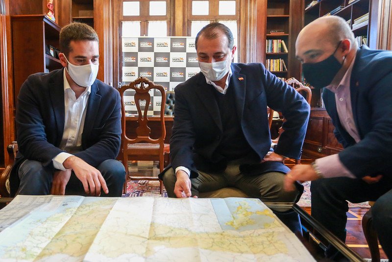 Governadores Carlos Moisés e Eduardo Leite dão início à criação de plano de integração rodoviária entre SC e RS