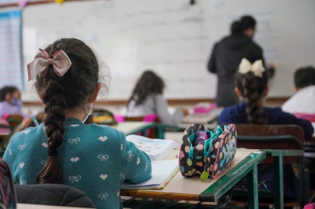 Enviado pelo governo do Estado, PL da carreira do magistério não muda salário real da maioria dos professores