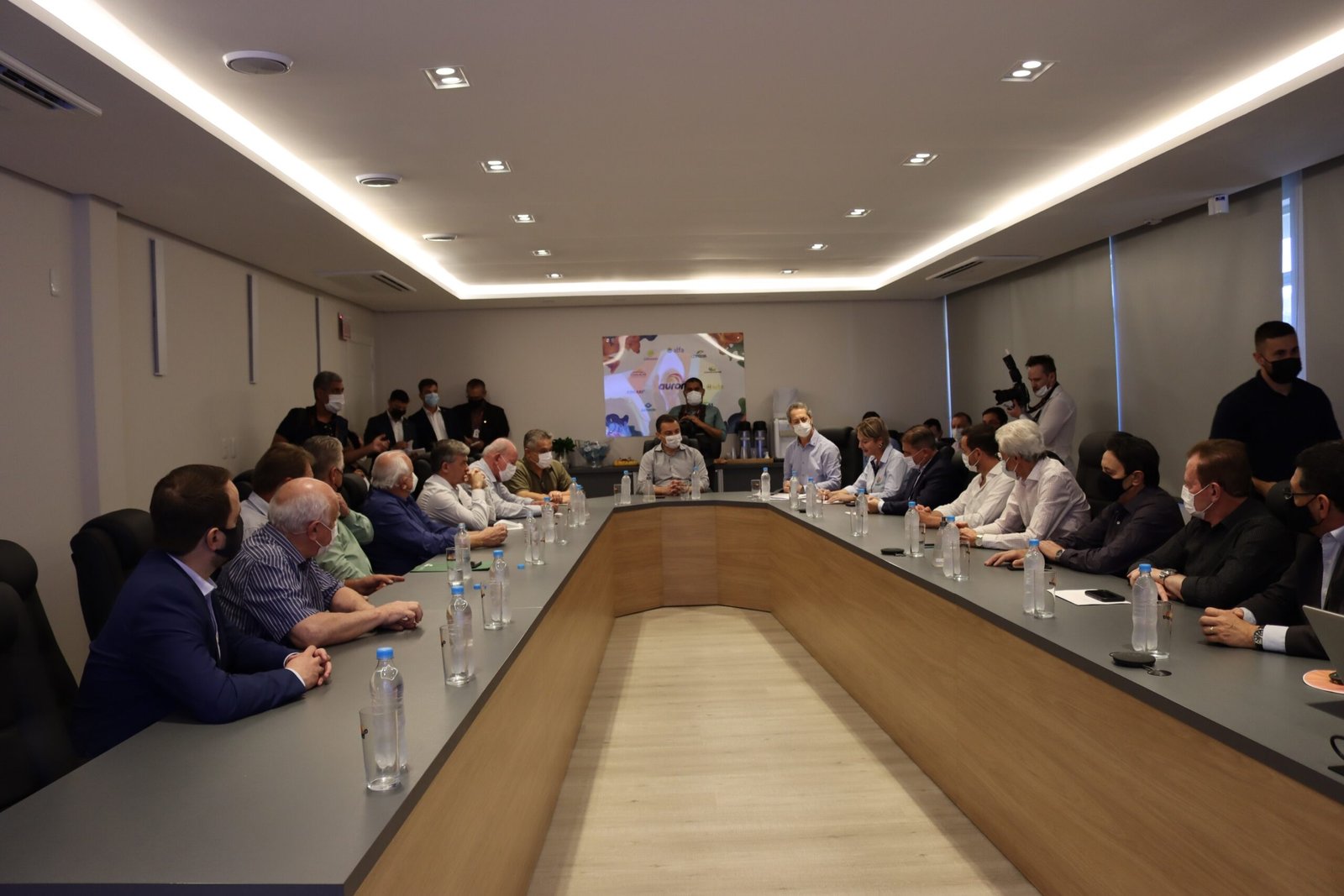 Governo de SC atende demanda das agroindústrias cooperativistas