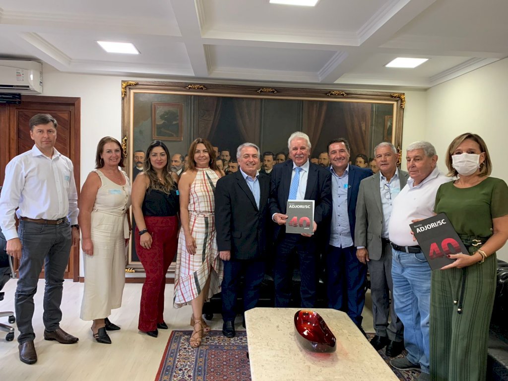 Importância dos jornais do interior é tema de reunião com presidente da Alesc