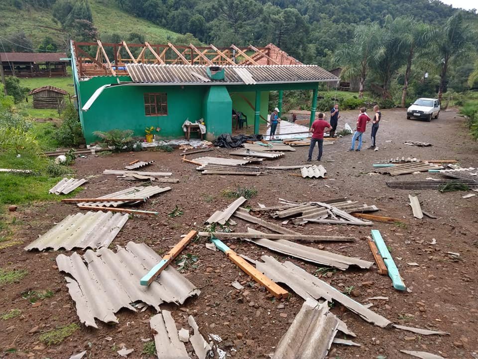 Temporal provoca estragos e prejuízos no Interior de Abdon Batista