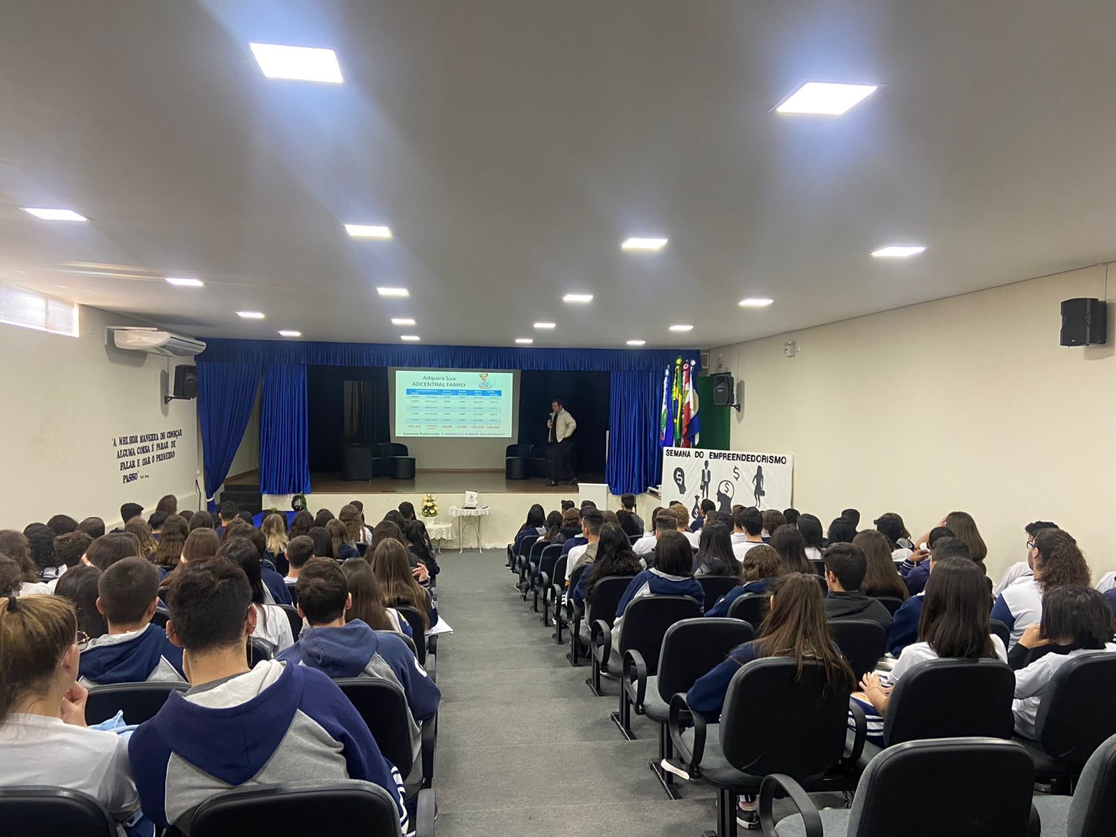 Alunos da Escola Gasparino promoveram a Semana do Empreendedor