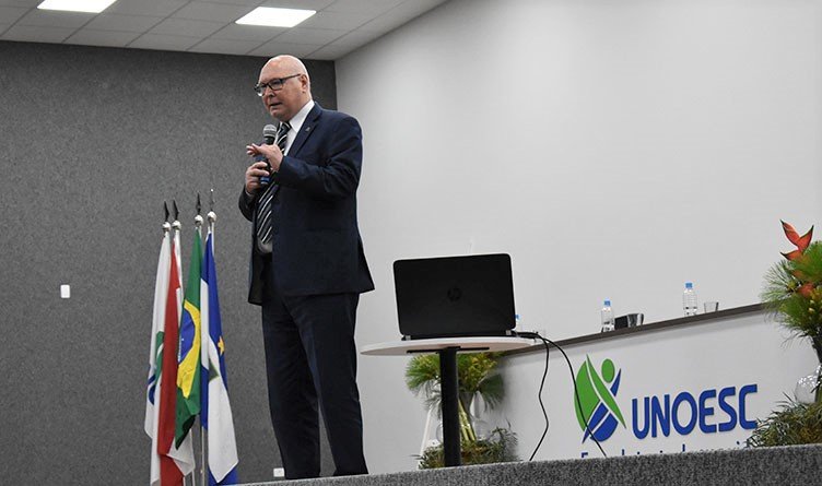 Reitor da UNOESC fala em investimentos e rumos do Ensino Superior no Estado