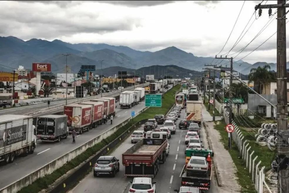 SC segue com 40 bloqueios em rodovias após derrota de Bolsonaro mesmo após decisões judiciais