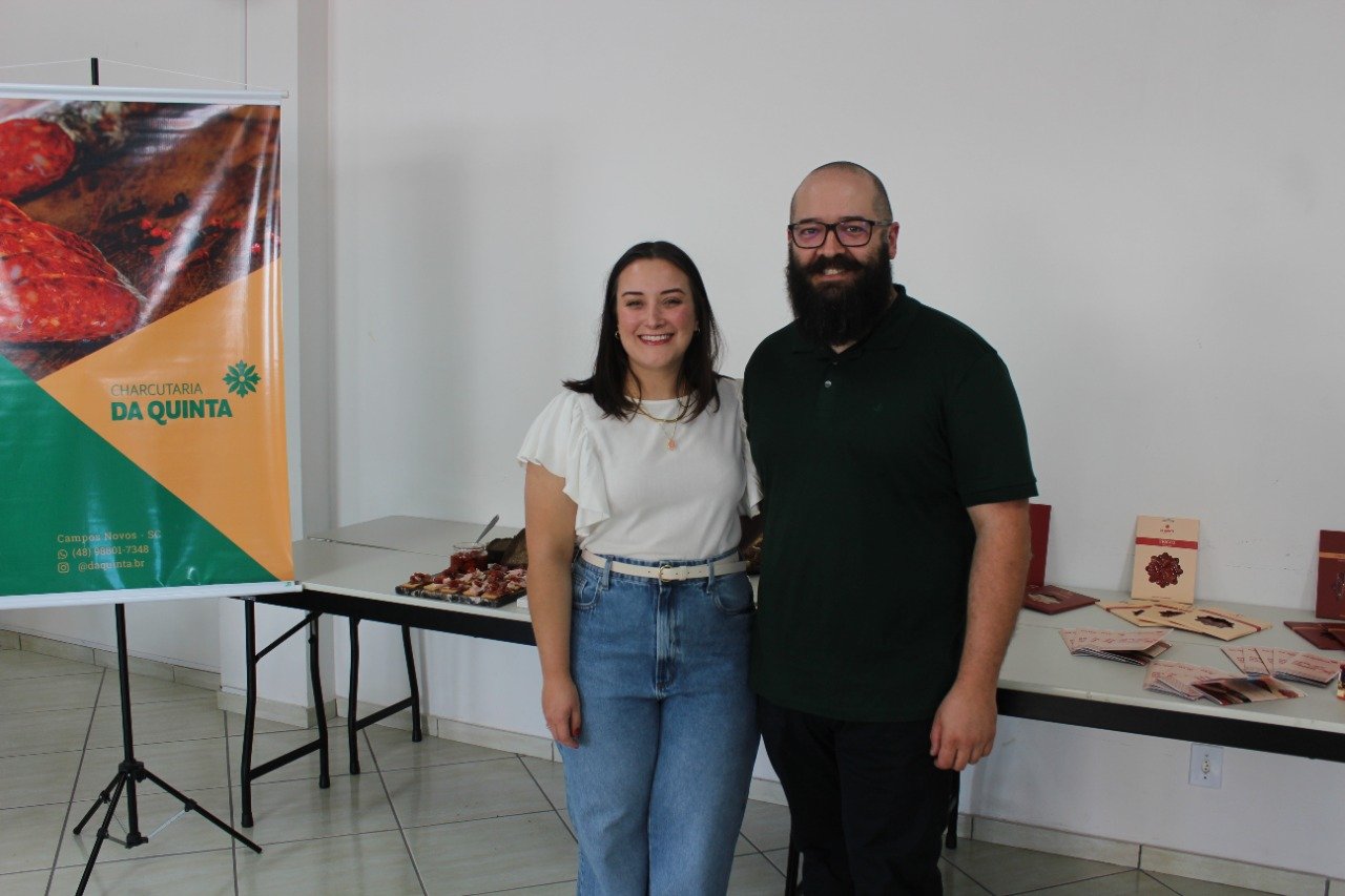 Charcutaria instalada em Campos Novos recebe certificação para atender a região da AMPLASC