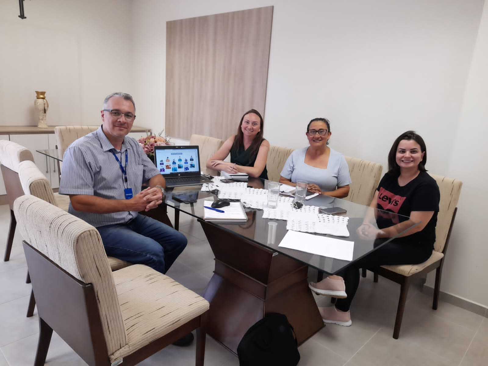 Secretárias de Vargem se reúnem com Fiesc/Sesc para alinhar projetos