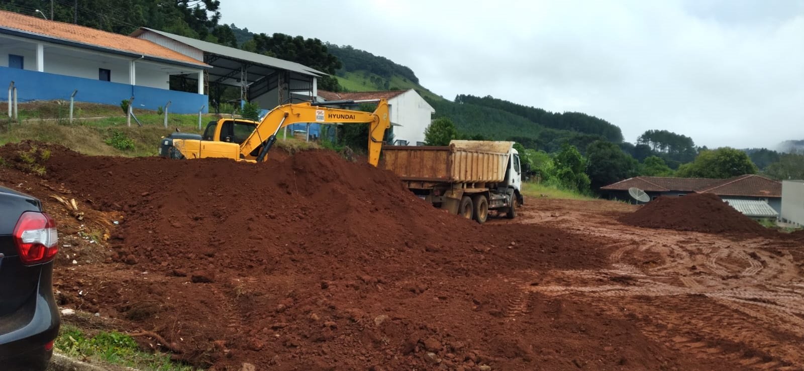 VARGEM: Mãos à obra: Iniciada construção do novo ginásio municipal