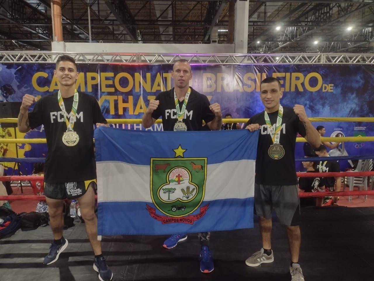 Atletas de Campos Novos trazem medalhas do Campeonato Brasileiro de Muaythai