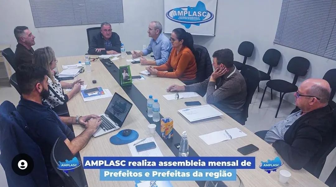 AMPLASC realiza assembleia mensal com prefeitos e prefeitas da região