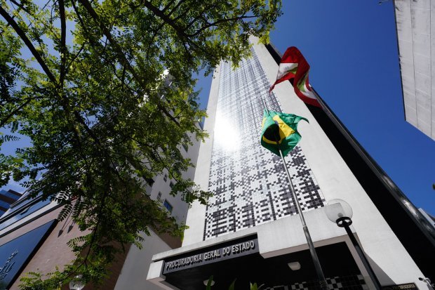 Estado pode continuar com licitação para fornecimento de alimentos para as escolas da rede, diz Justiça