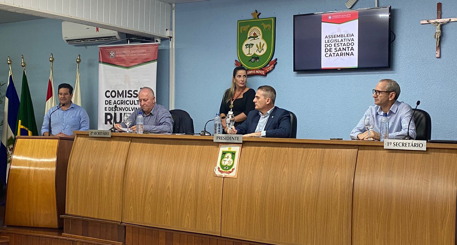 Máquinas Agrícolas em Rodovias é discutido em Campos Novos