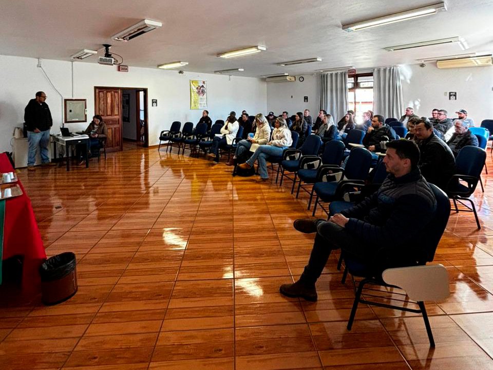Reuniões com expositores marca início do Show Tecnológico Copercampos 2025