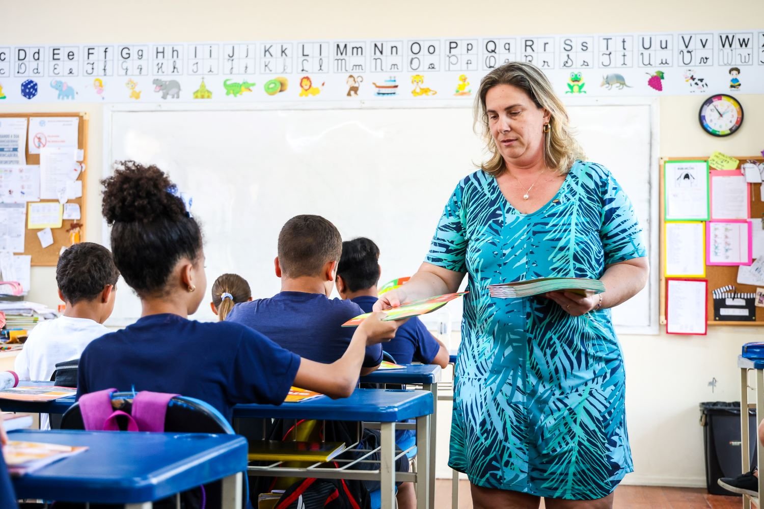 Proposta para descompactar tabela salarial e valorizar professores da Rede Estadual é aprovada na Alesc